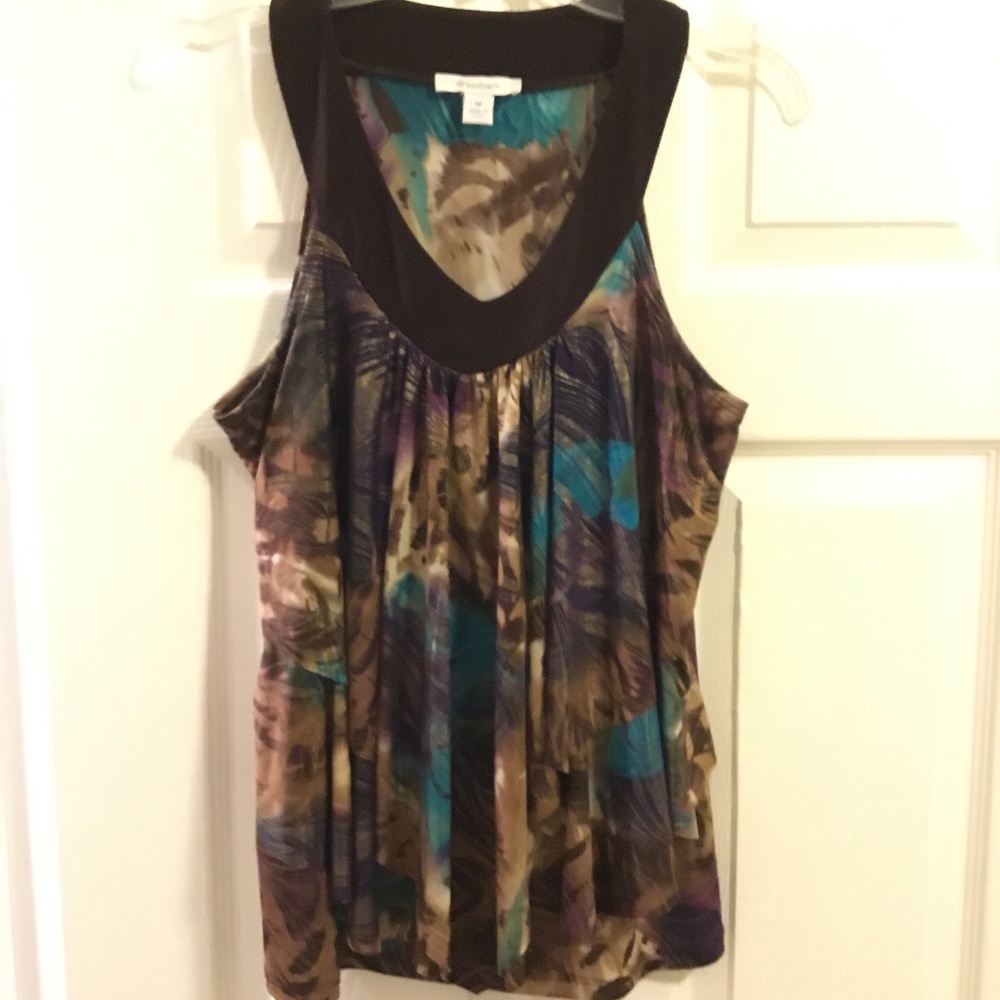 Dress barn women’s blouse with a ruffled middle